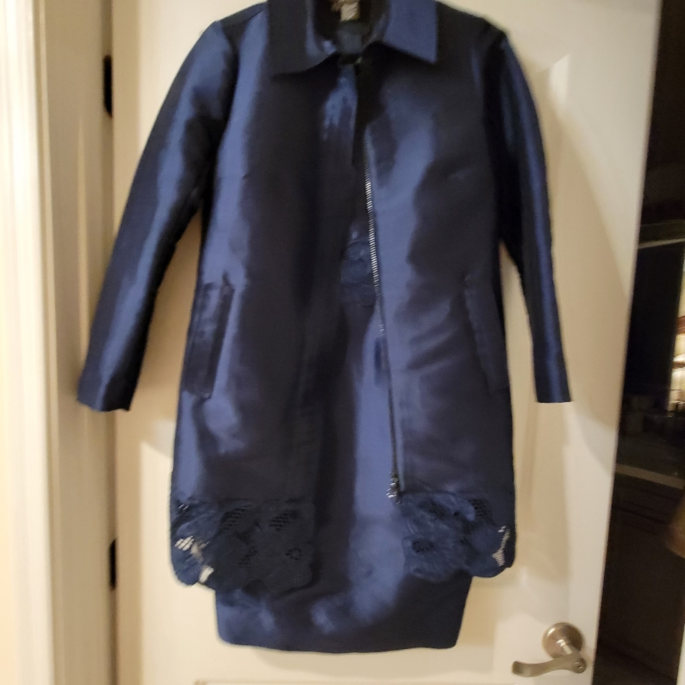 Per se stunning suit blue size 4, dress and long blazer with design on  bottom